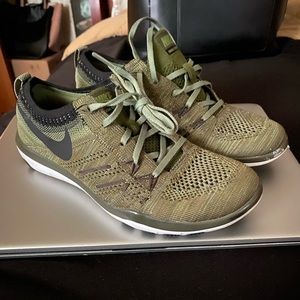 Woman’s Mesh Nikes size 6 light weight